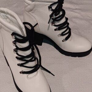 Marc Fisher Black White pebbled leather chunky block heel fashion boots 7.5 size